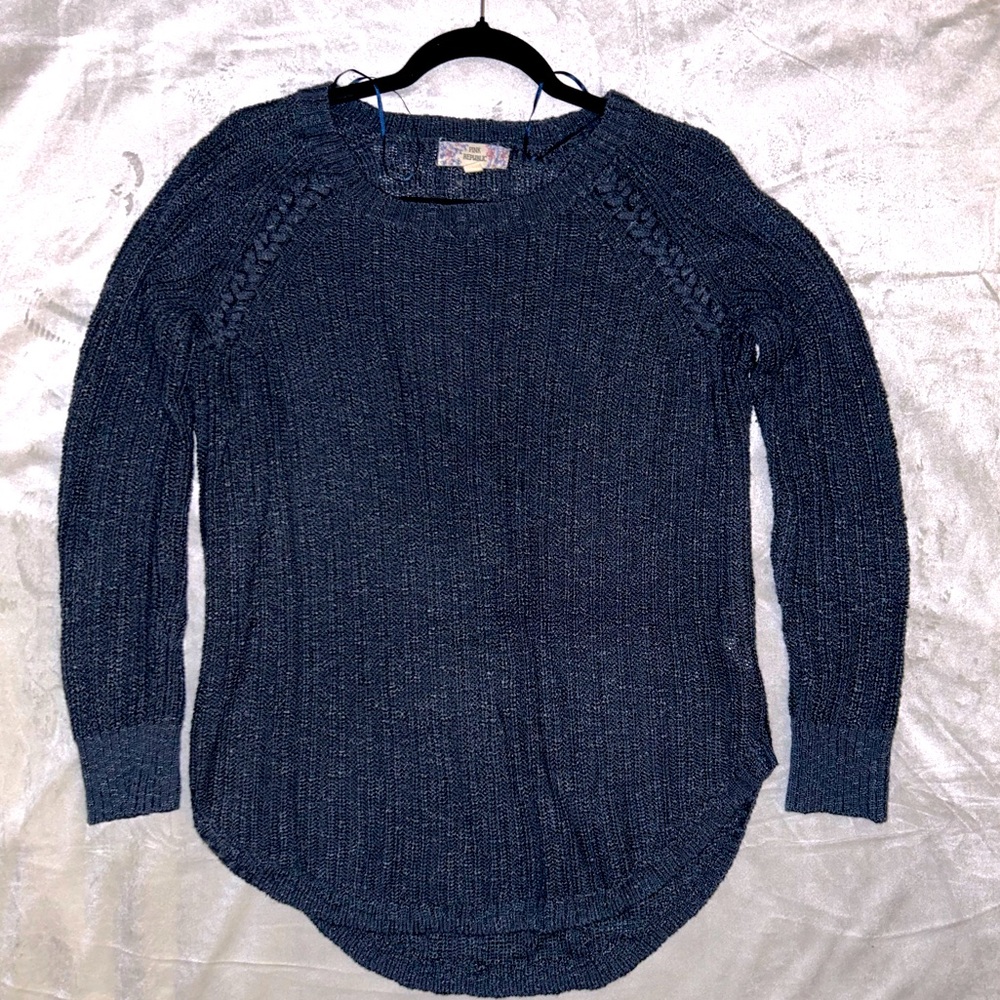 Pink Republic. Blue Pullover Sweater Size XL.
